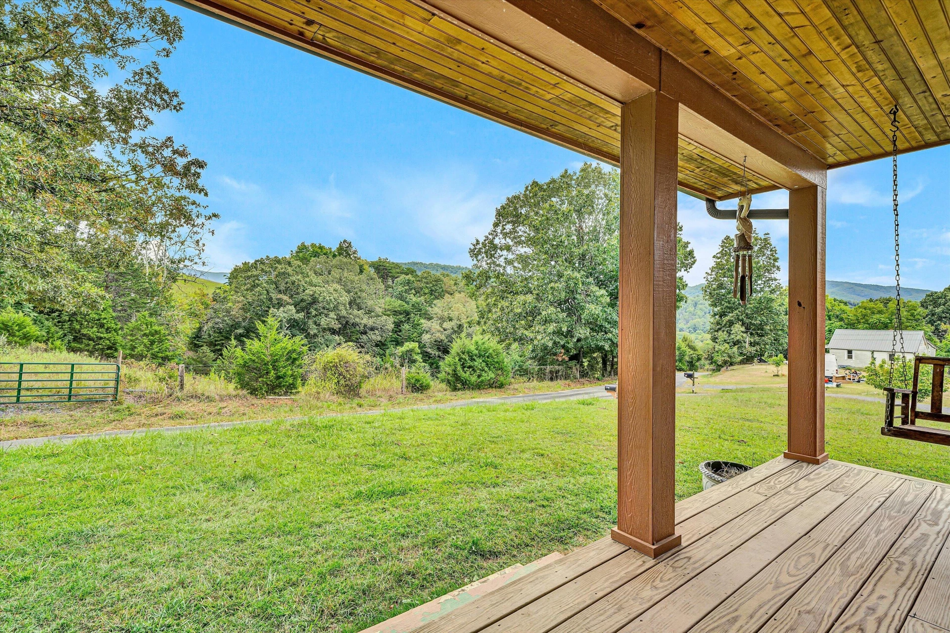 748 Shafer LN - Photo 11