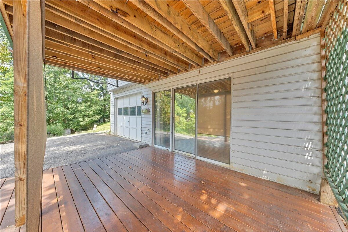 3121 Corbieshaw RD - Photo 37