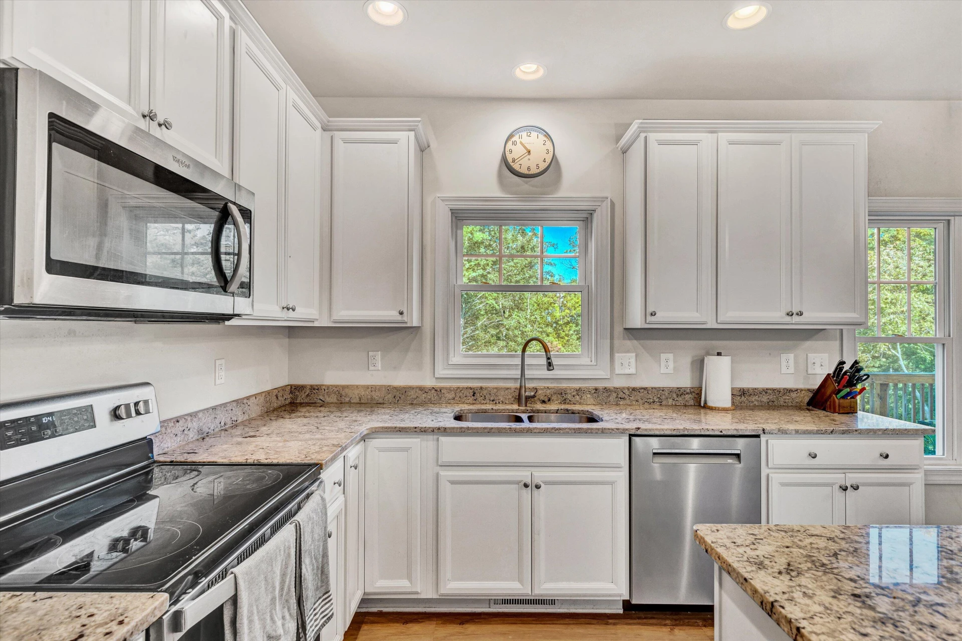 5894 Ivy Park DR - Photo 21