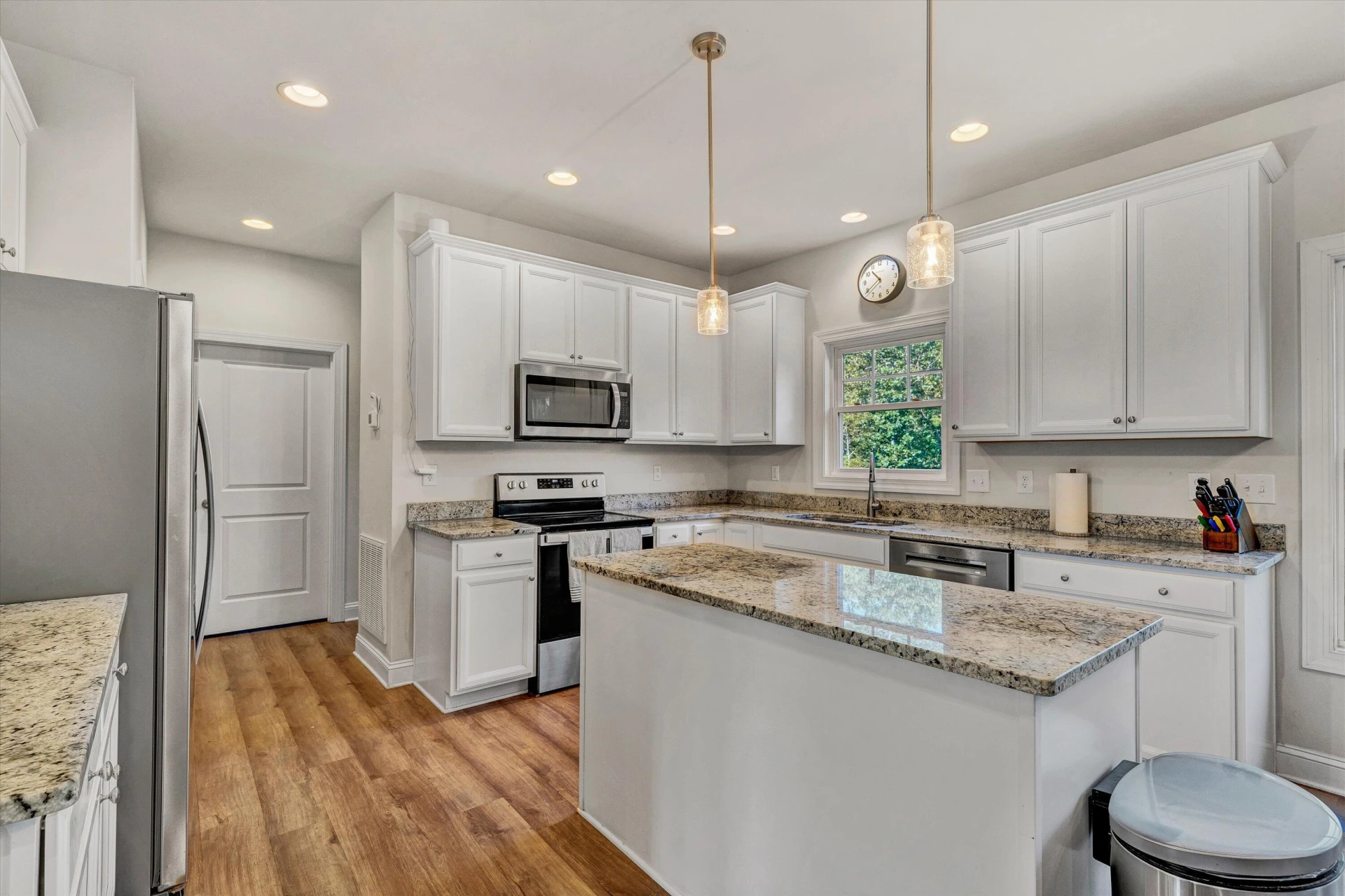 5894 Ivy Park DR - Photo 8