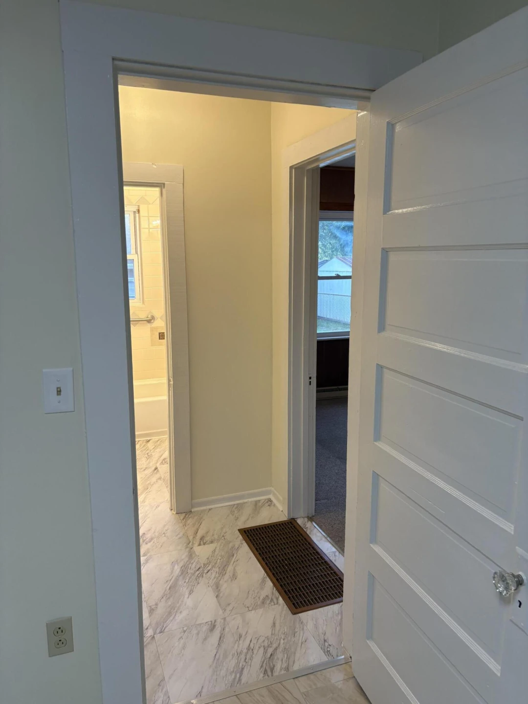719 Pocahontas AVE - Photo 11
