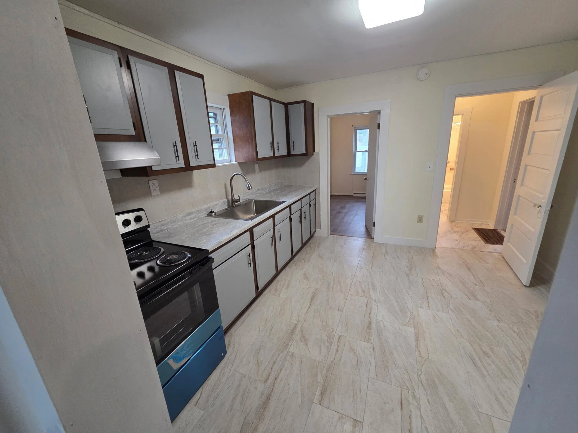 719 Pocahontas AVE - Photo 3