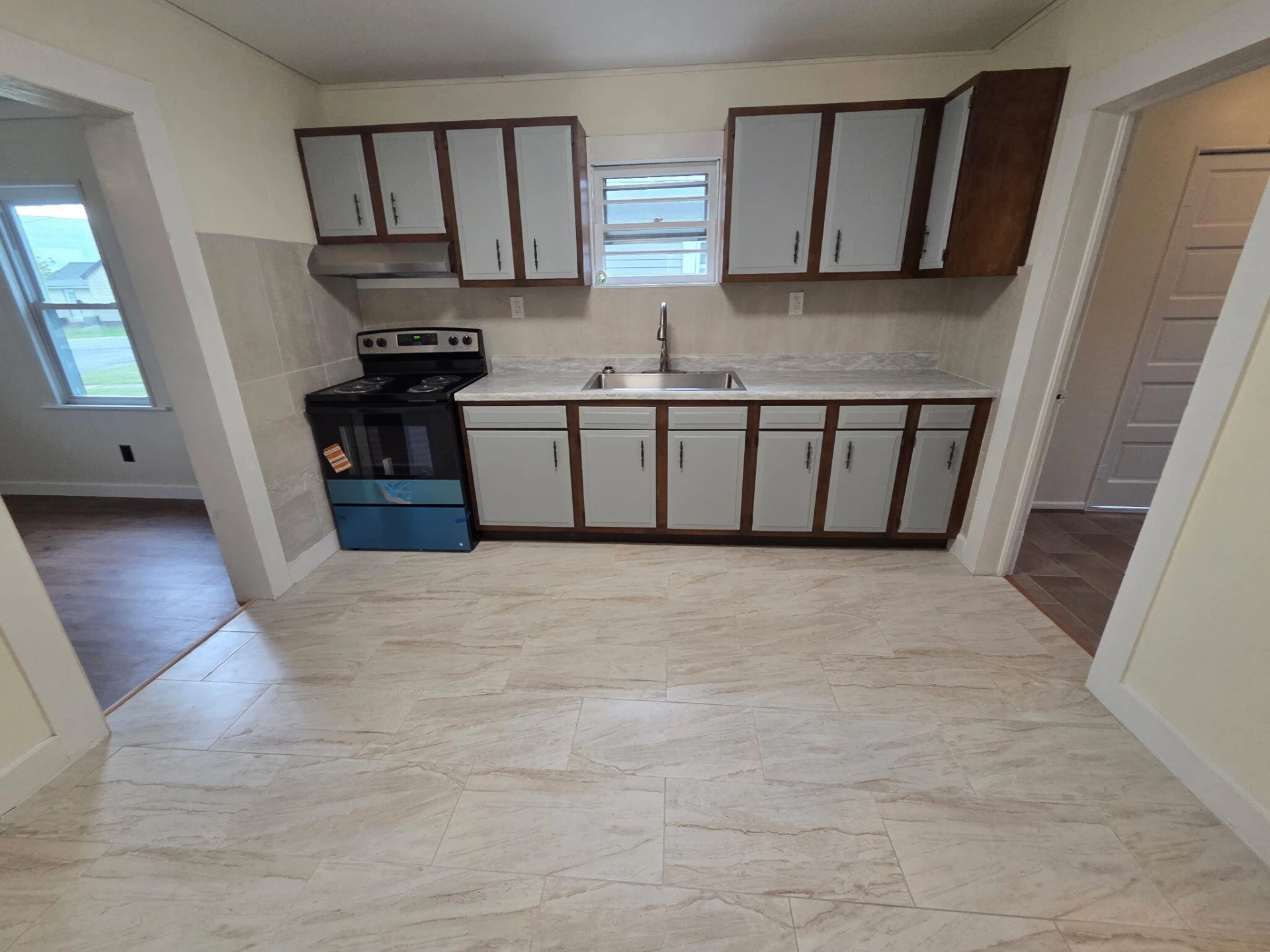 719 Pocahontas AVE - Photo 4