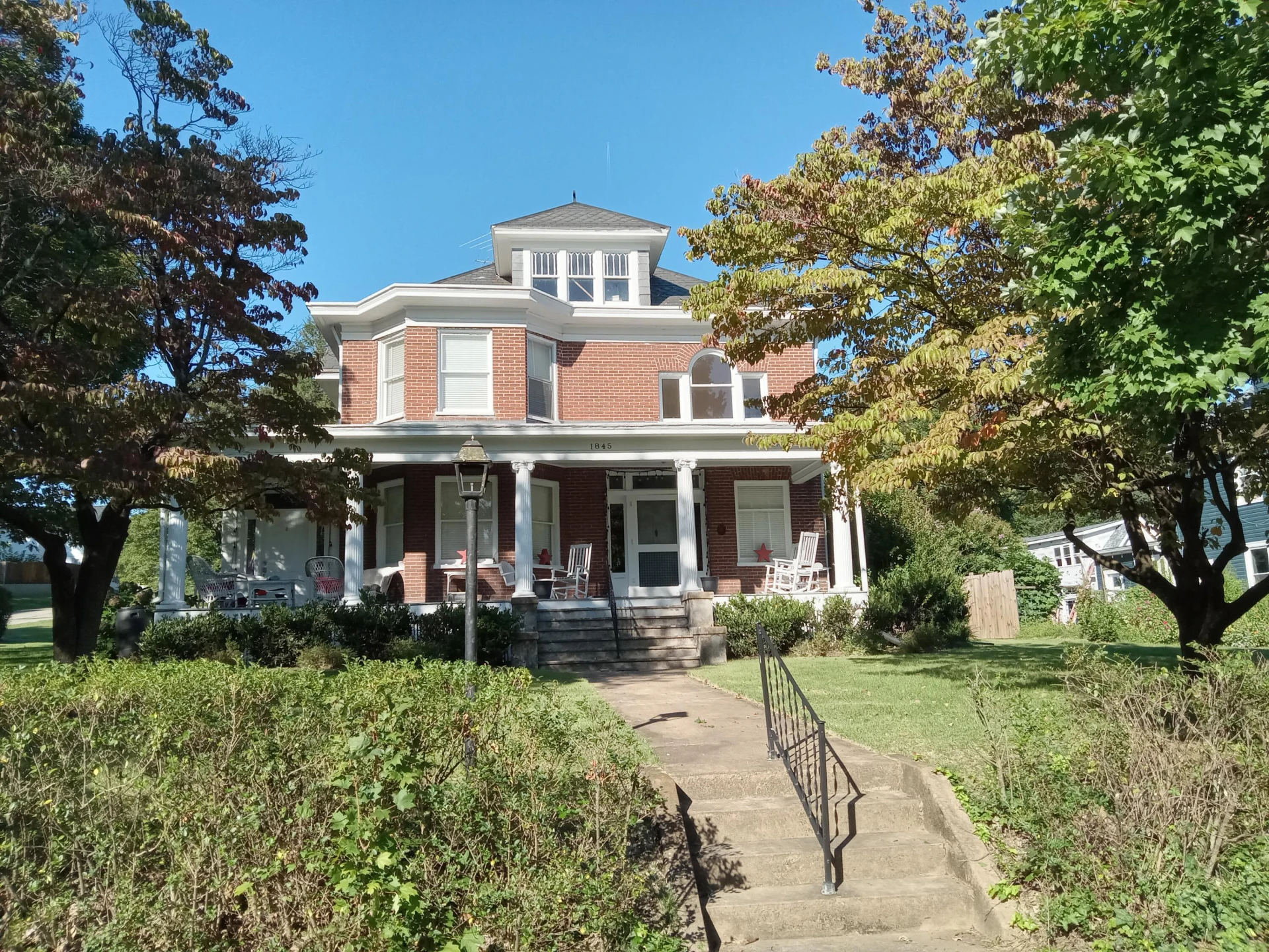 1845 Cambridge AVE
