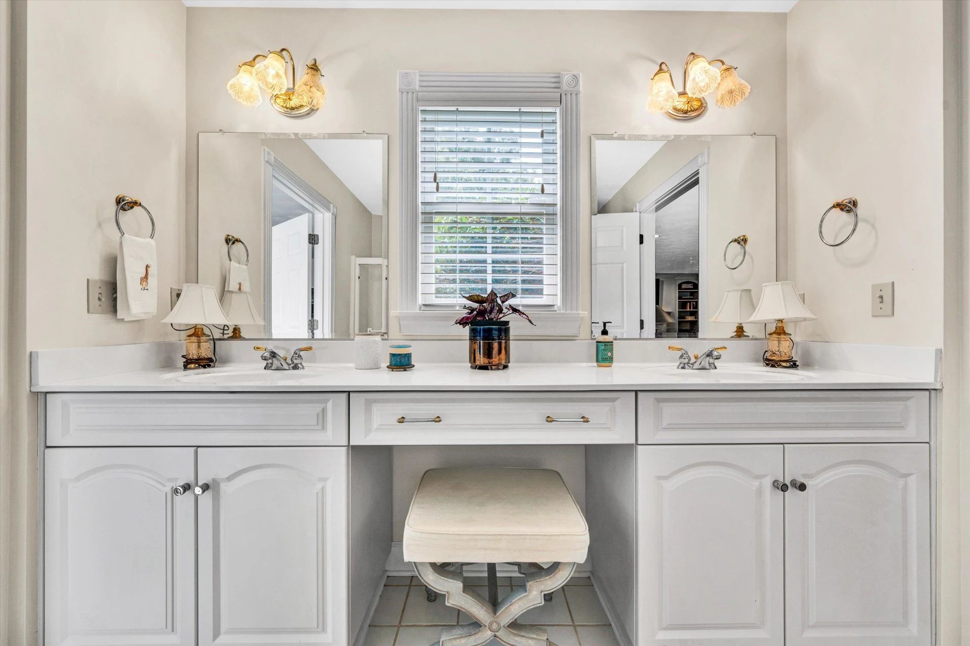 3362 Kingsbury CIR - Photo 47
