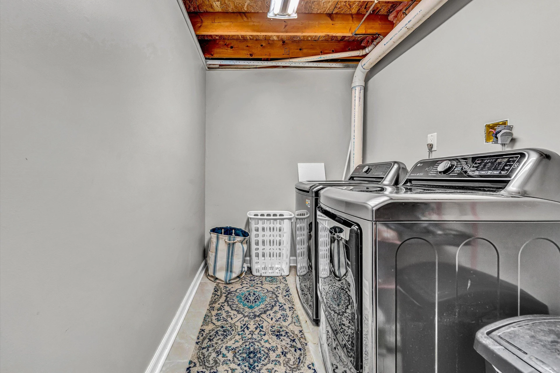 4070 Pitzer RD - Photo 23