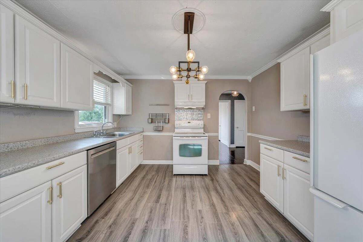 2324 Berkley AVE - Photo 14