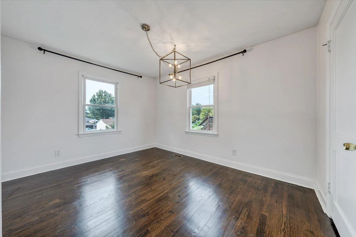 2324 Berkley AVE - Photo 21