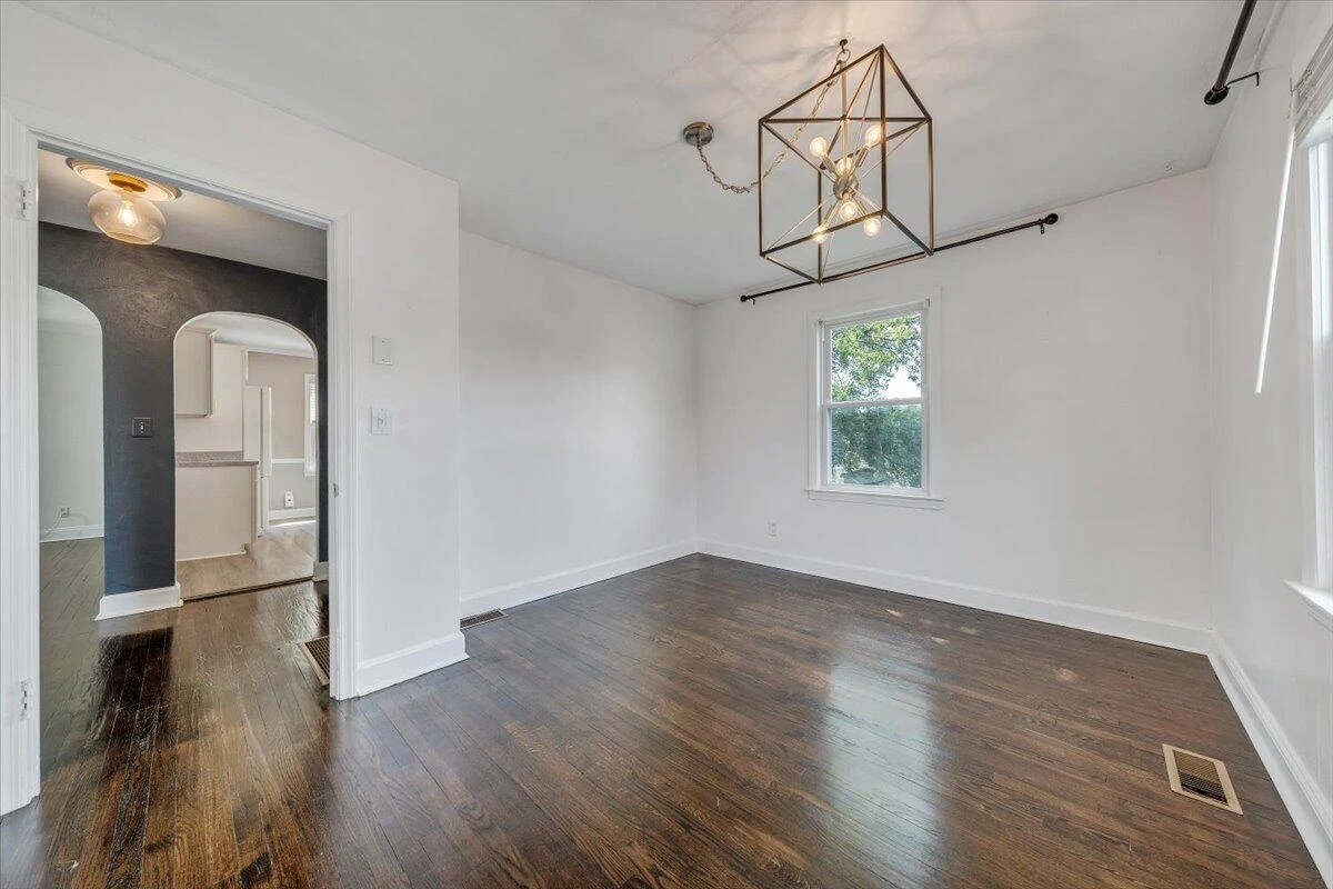 2324 Berkley AVE - Photo 22