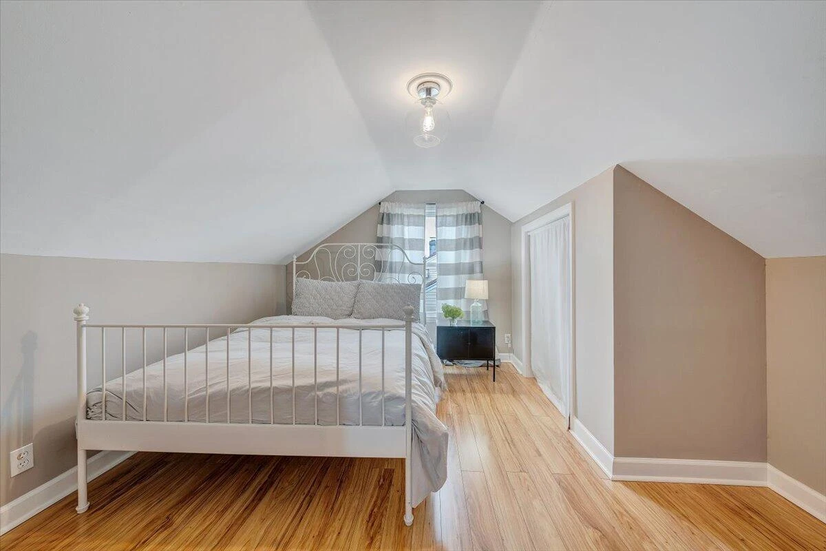 2324 Berkley AVE - Photo 28