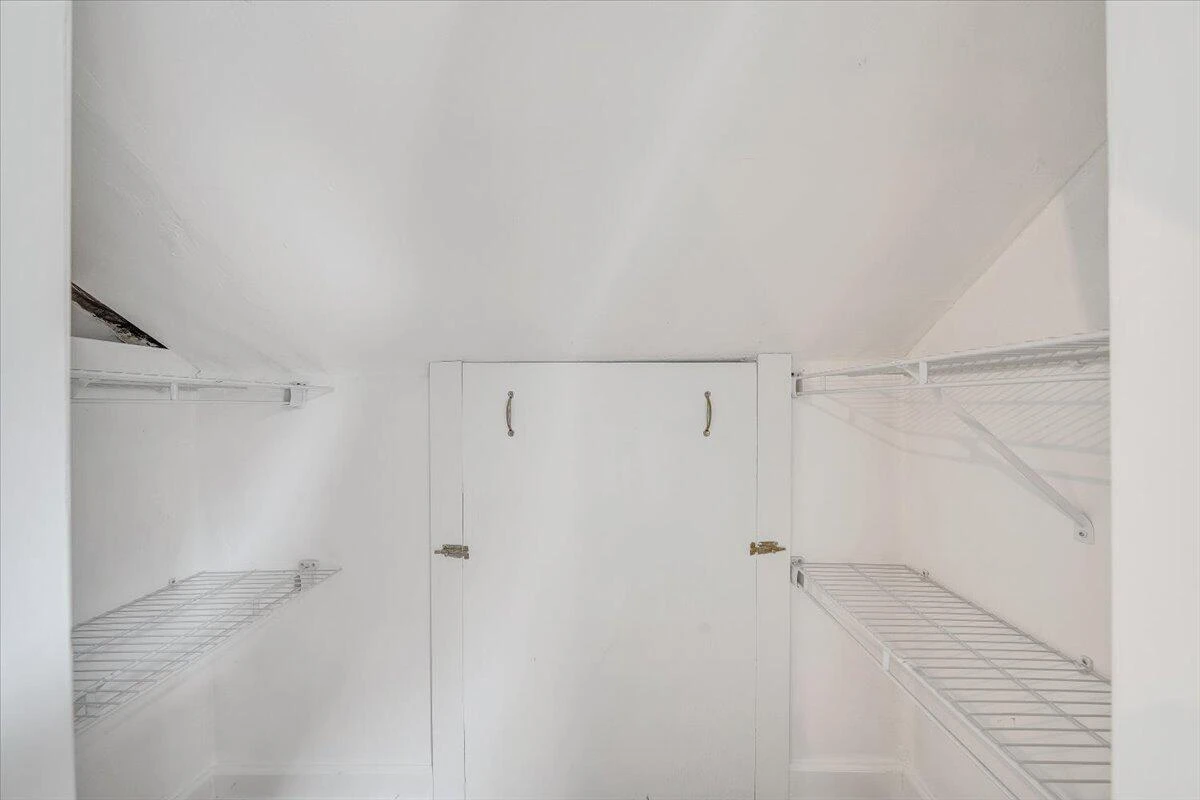 2324 Berkley AVE - Photo 31