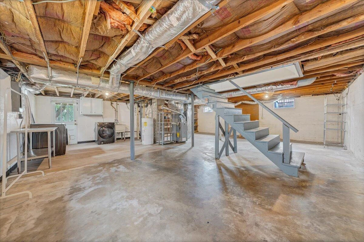 2324 Berkley AVE - Photo 35