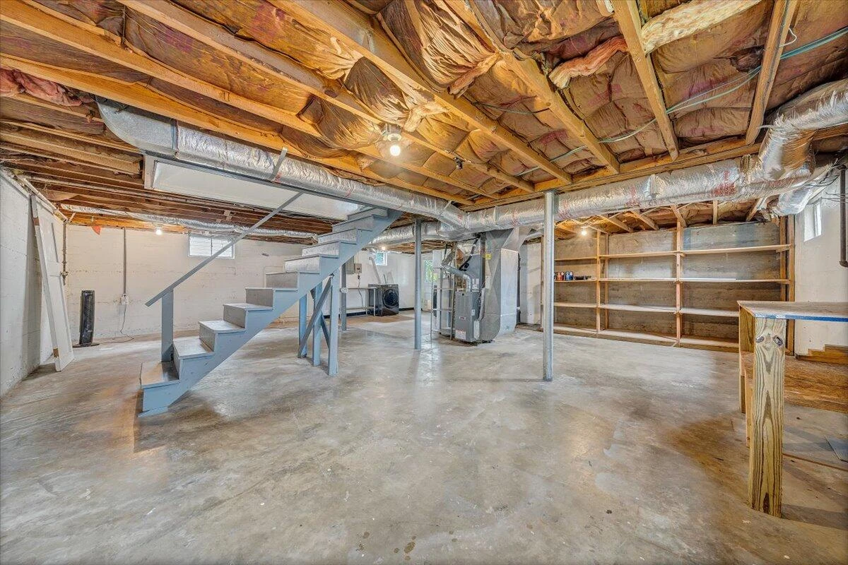 2324 Berkley AVE - Photo 37