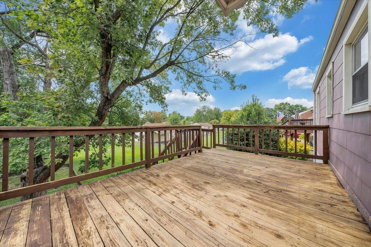 2324 Berkley AVE - Photo 46