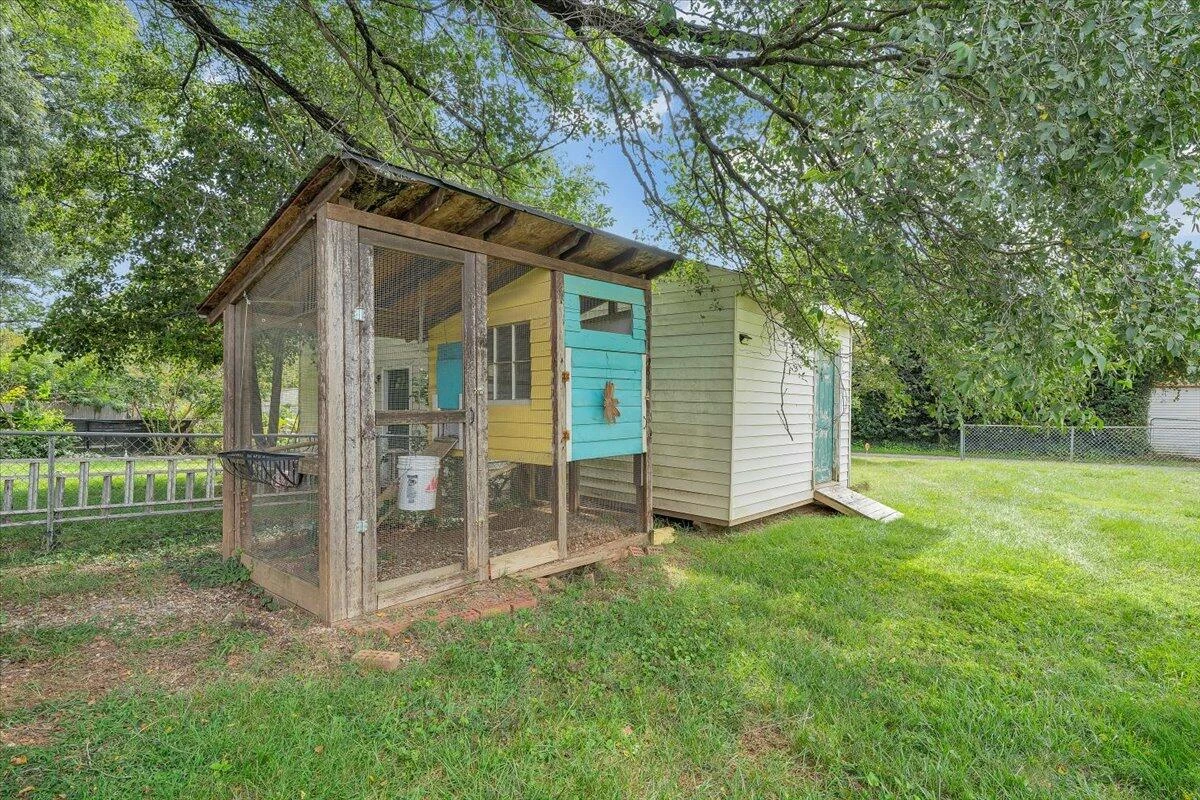 2324 Berkley AVE - Photo 49
