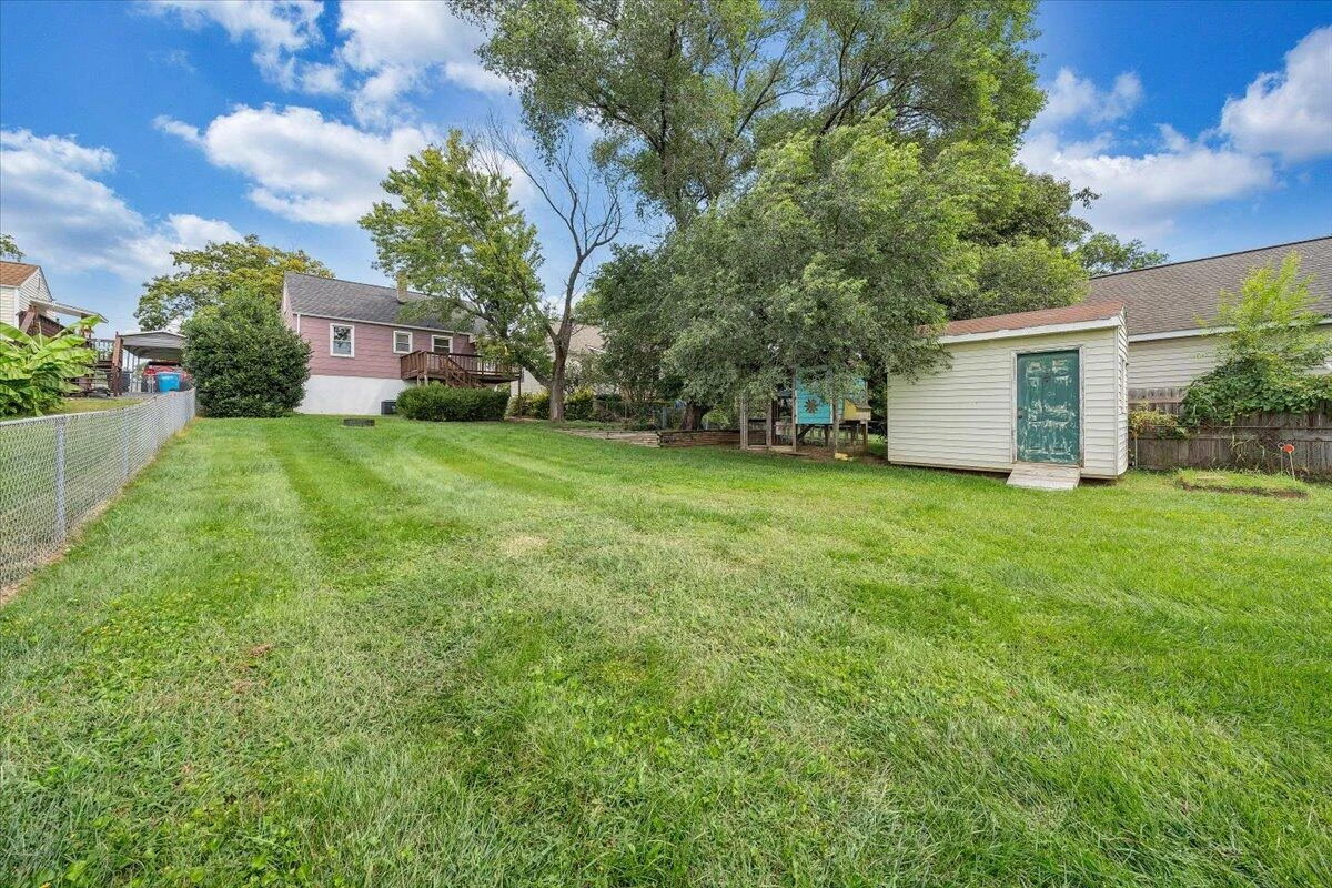 2324 Berkley AVE - Photo 53