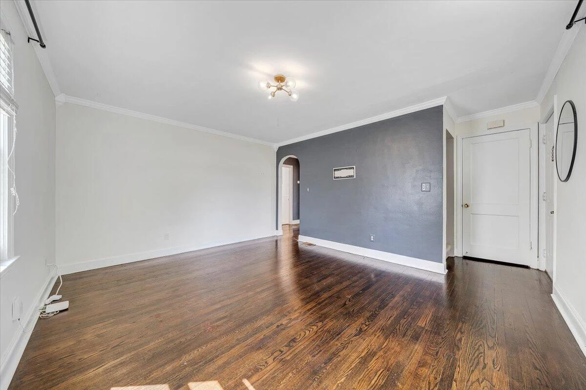 2324 Berkley AVE - Photo 10