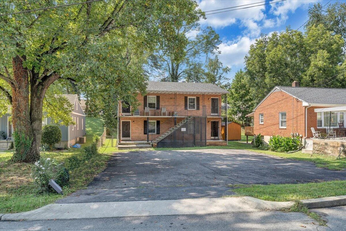 718 Windsor AVE #1-4 - Photo 13