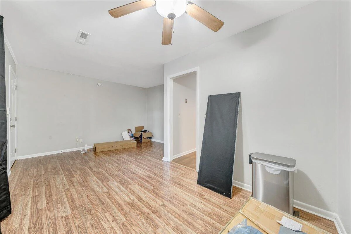 718 Windsor AVE #1-4 - Photo 4