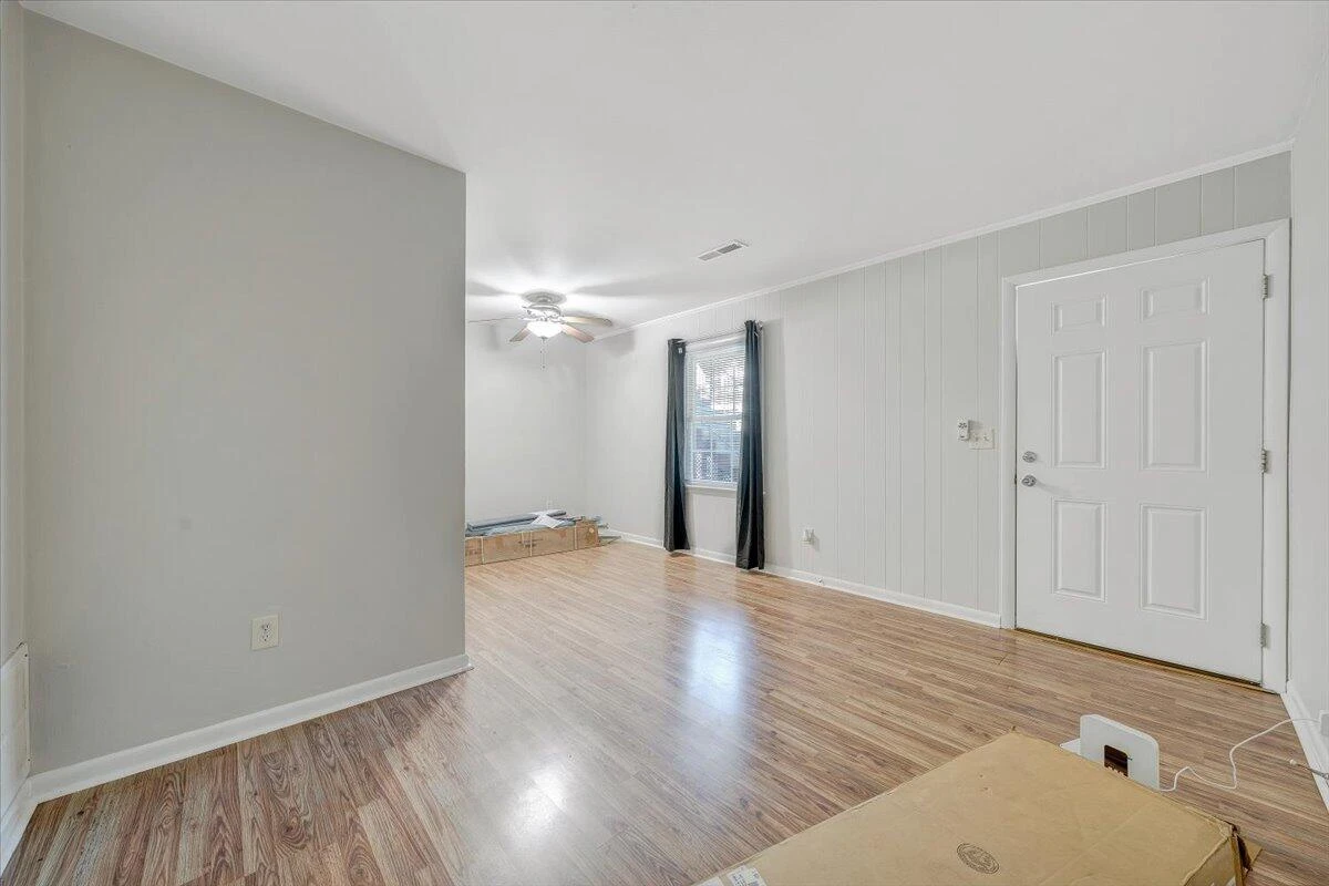 718 Windsor AVE #1-4 - Photo 5