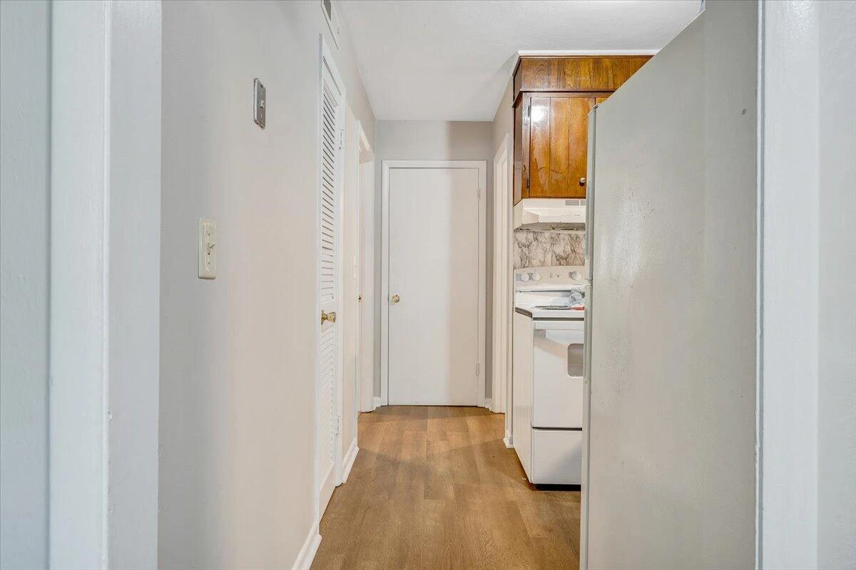 718 Windsor AVE #1-4 - Photo 6