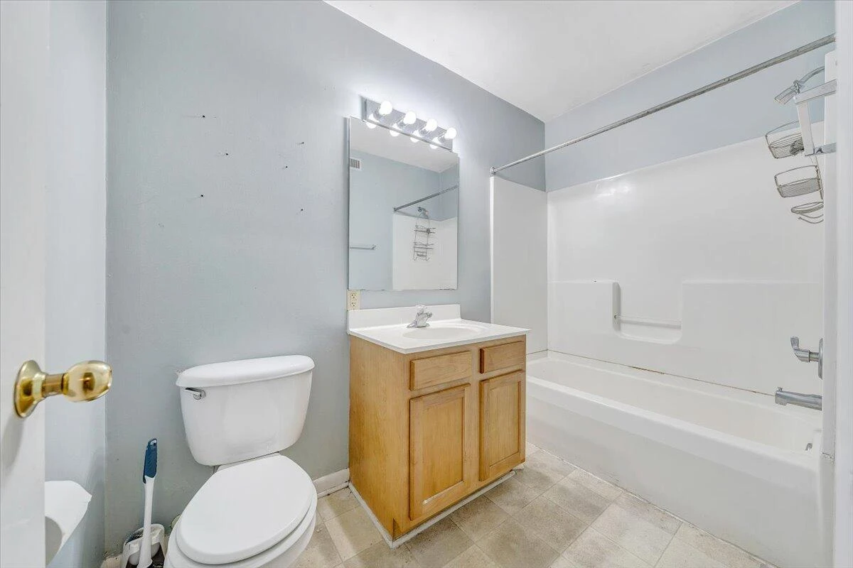718 Windsor AVE #1-4 - Photo 9