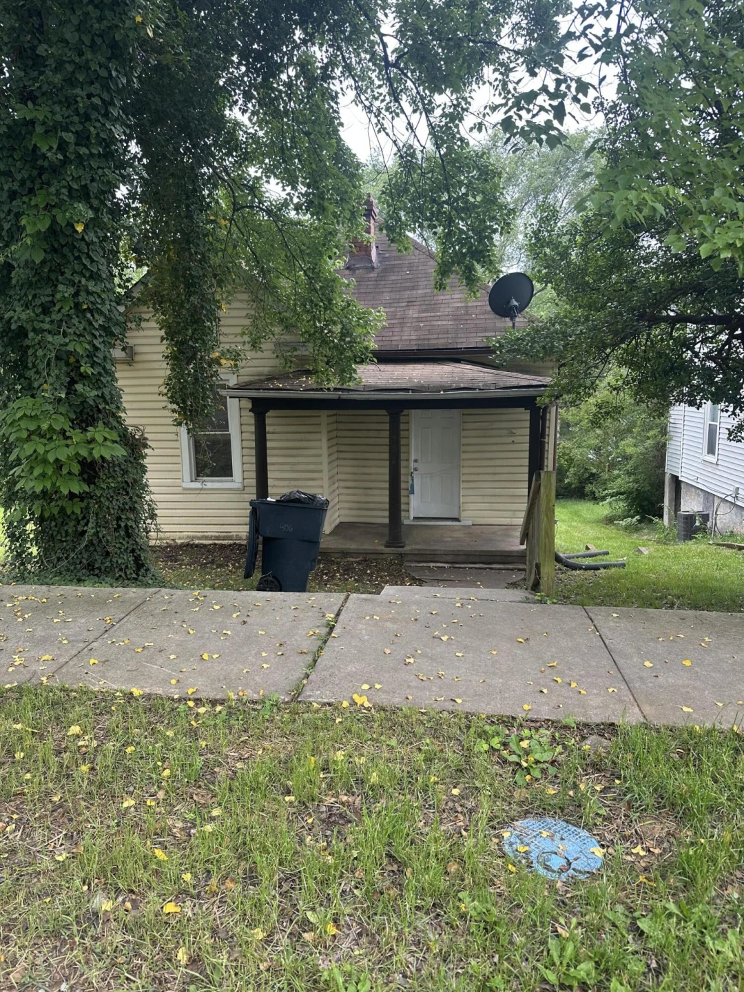 906 Hanover AVE