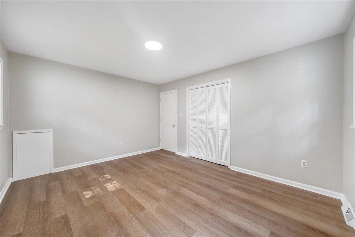 3311 Farmington DR - Photo 18
