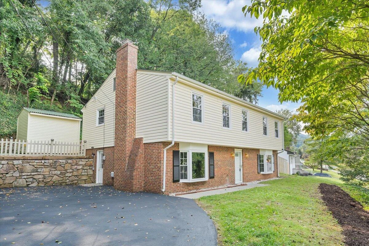 3311 Farmington DR - Photo 36
