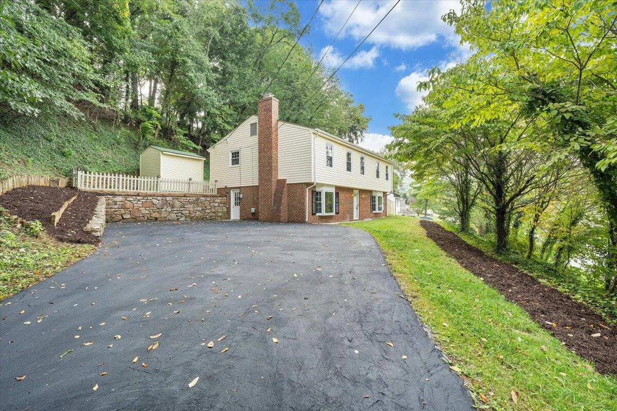 3311 Farmington DR - Photo 37