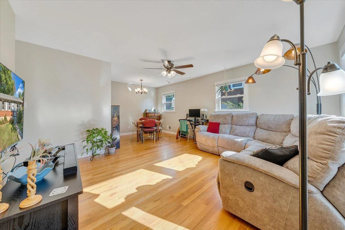 307 Deaner DR - Photo 2