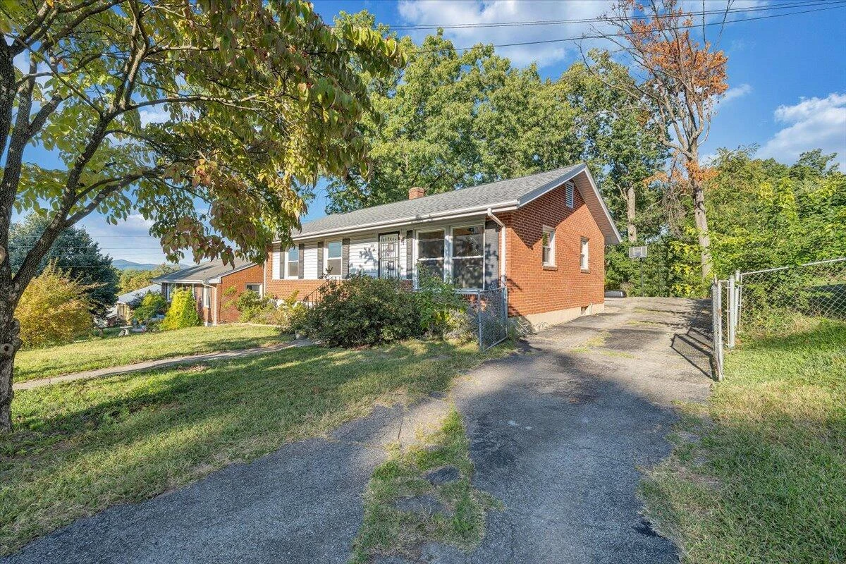 307 Deaner DR - Photo 32