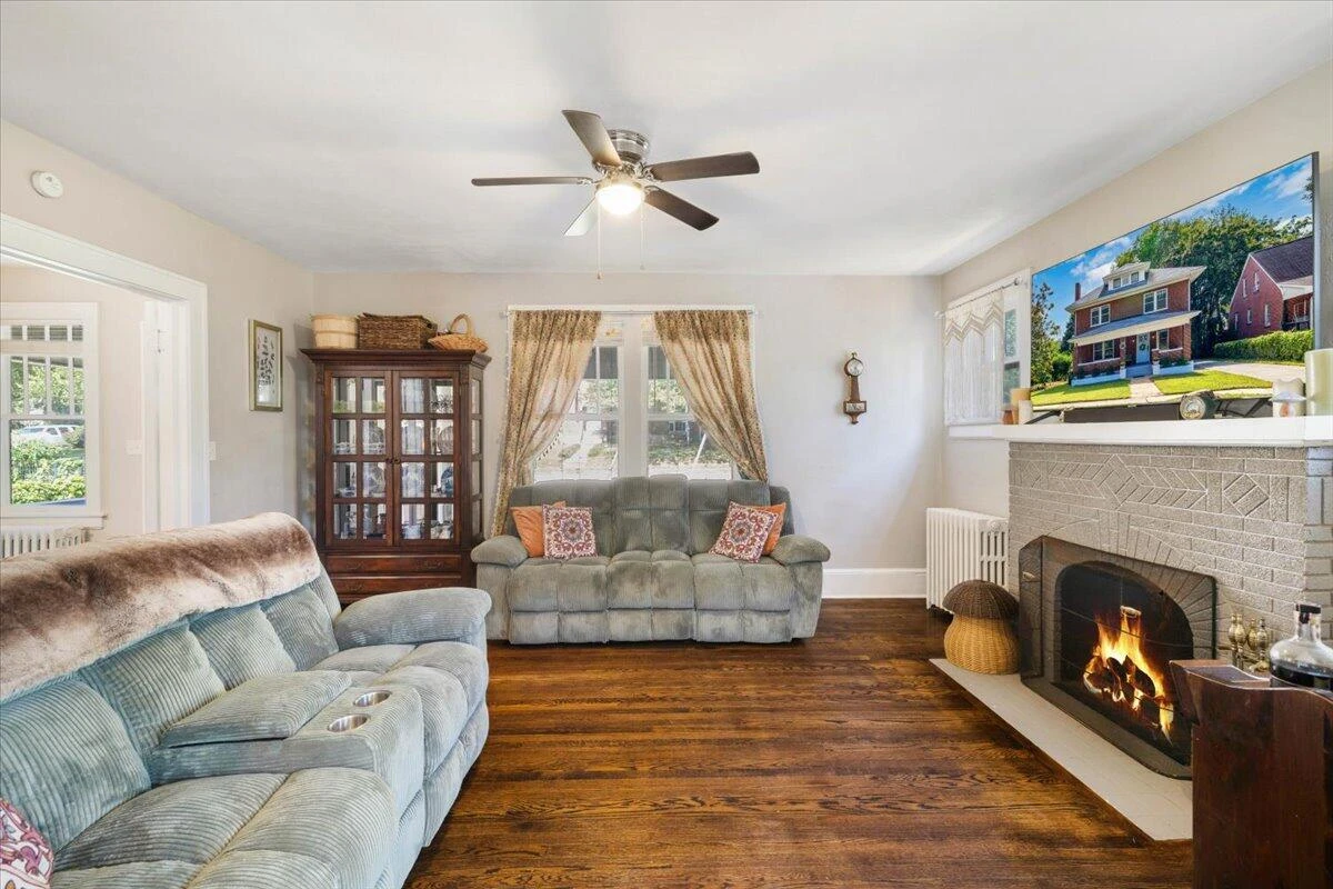 3402 Hillcrest AVE - Photo 15