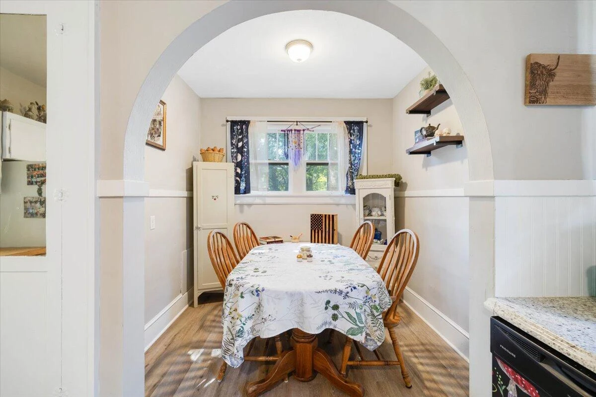 3402 Hillcrest AVE - Photo 11
