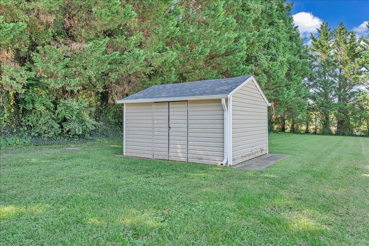 2052 Kenwood BLVD - Photo 25