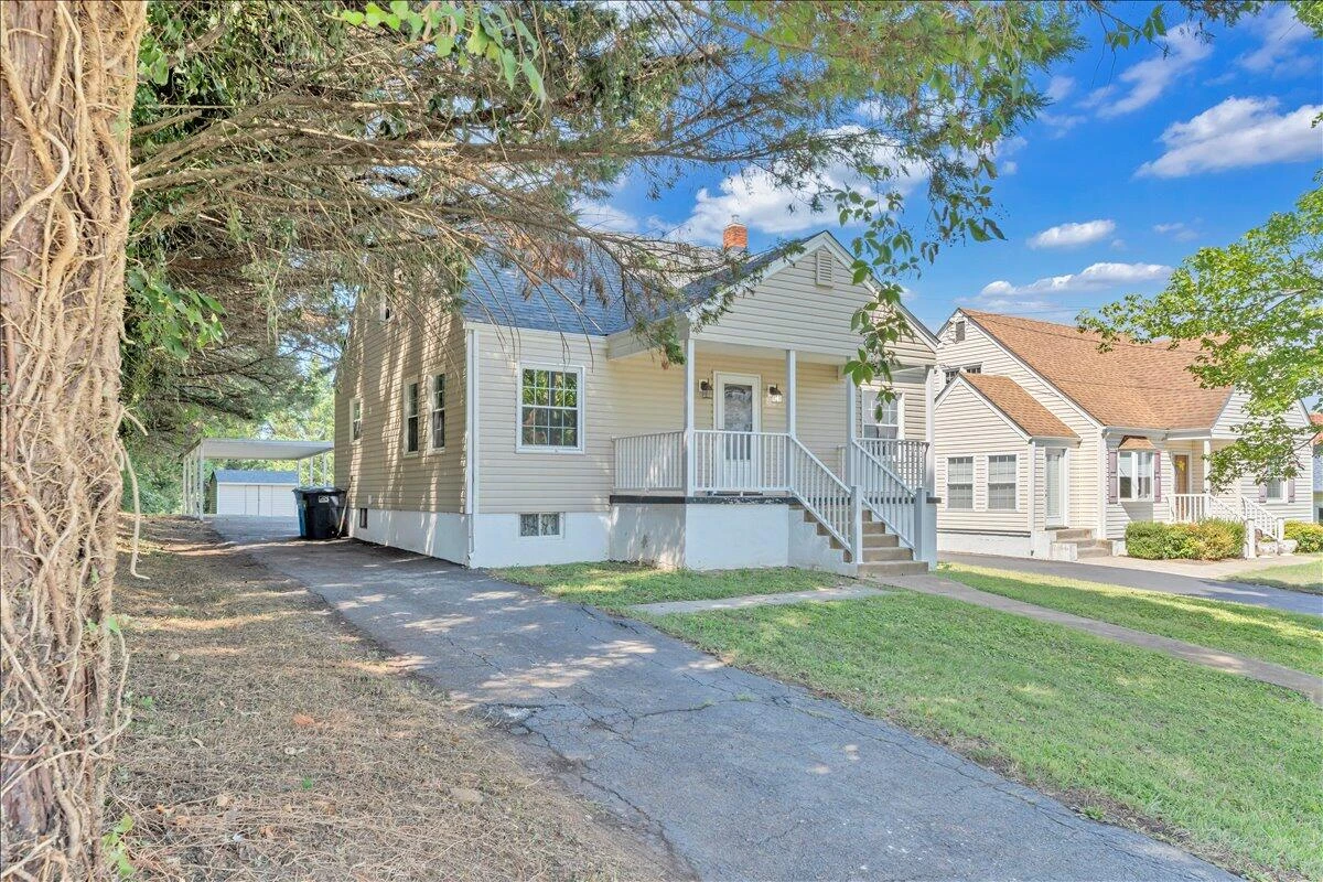 2052 Kenwood BLVD - Photo 31