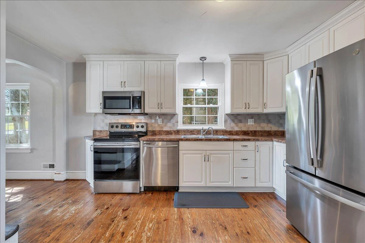 2052 Kenwood BLVD - Photo 7