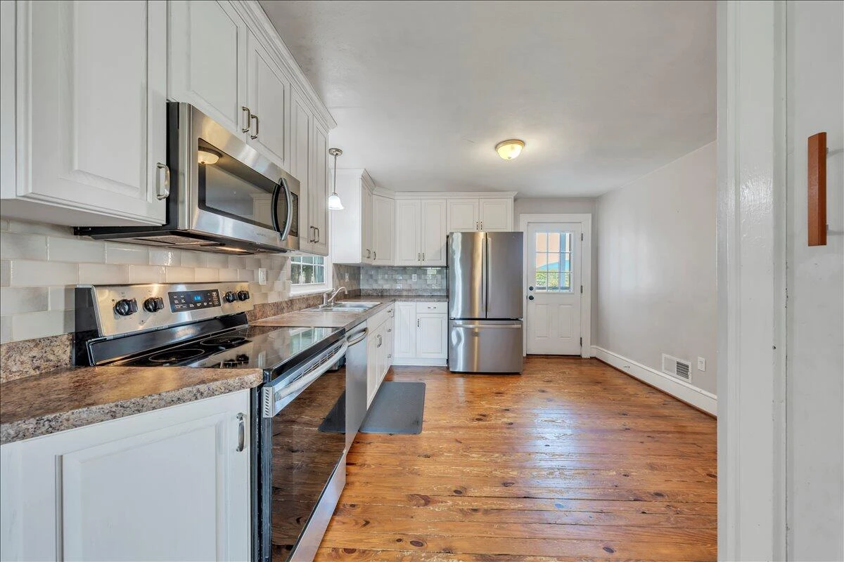 2052 Kenwood BLVD - Photo 8