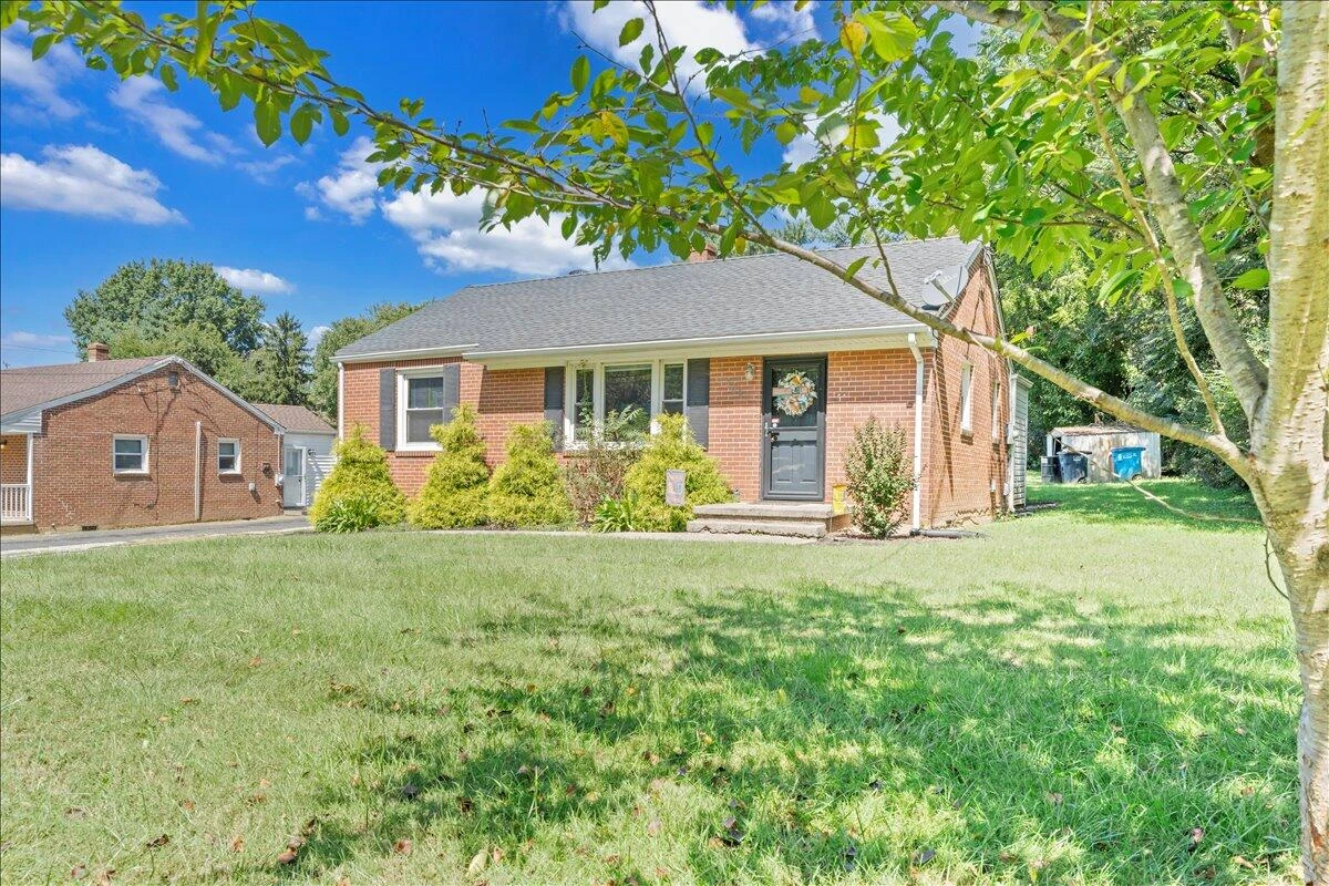 4027 Hershberger RD - Photo 2