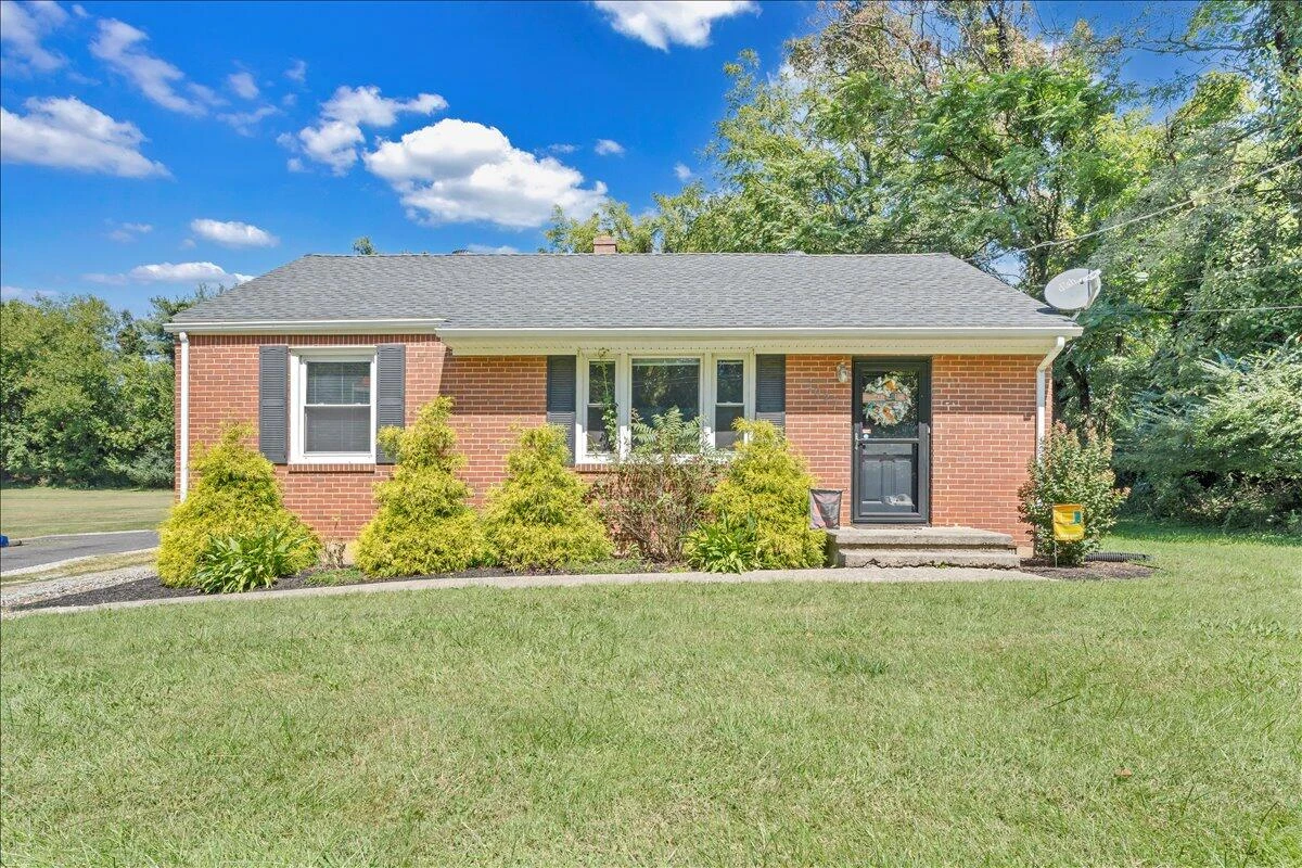 4027 Hershberger RD - Photo 20