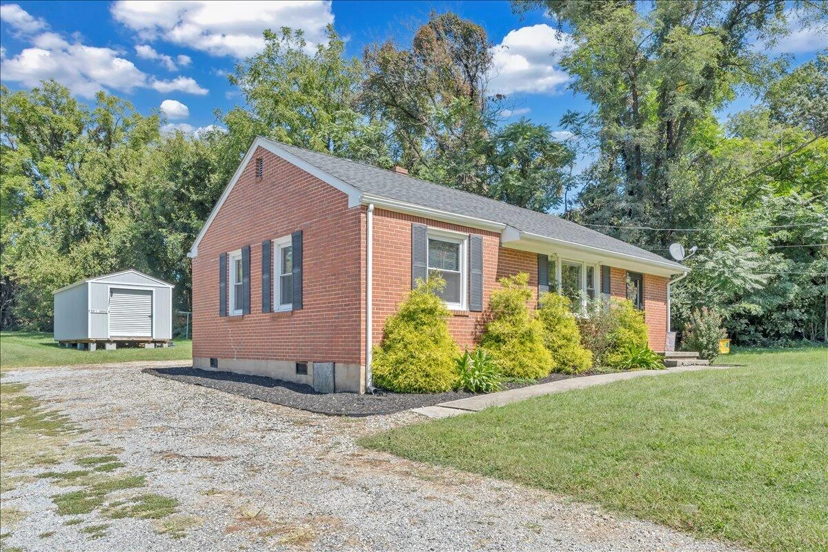 4027 Hershberger RD - Photo 24