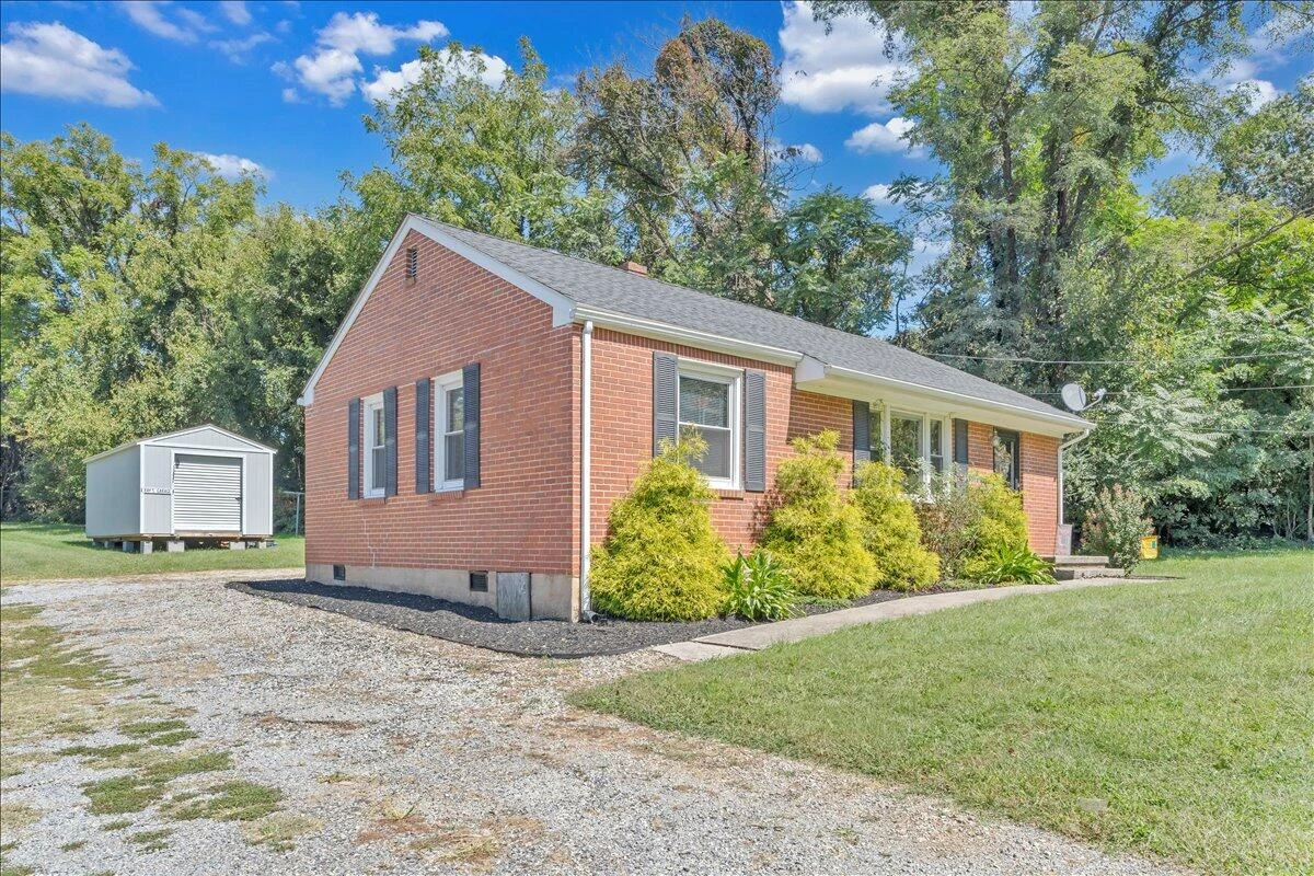 4027 Hershberger RD - Photo 25