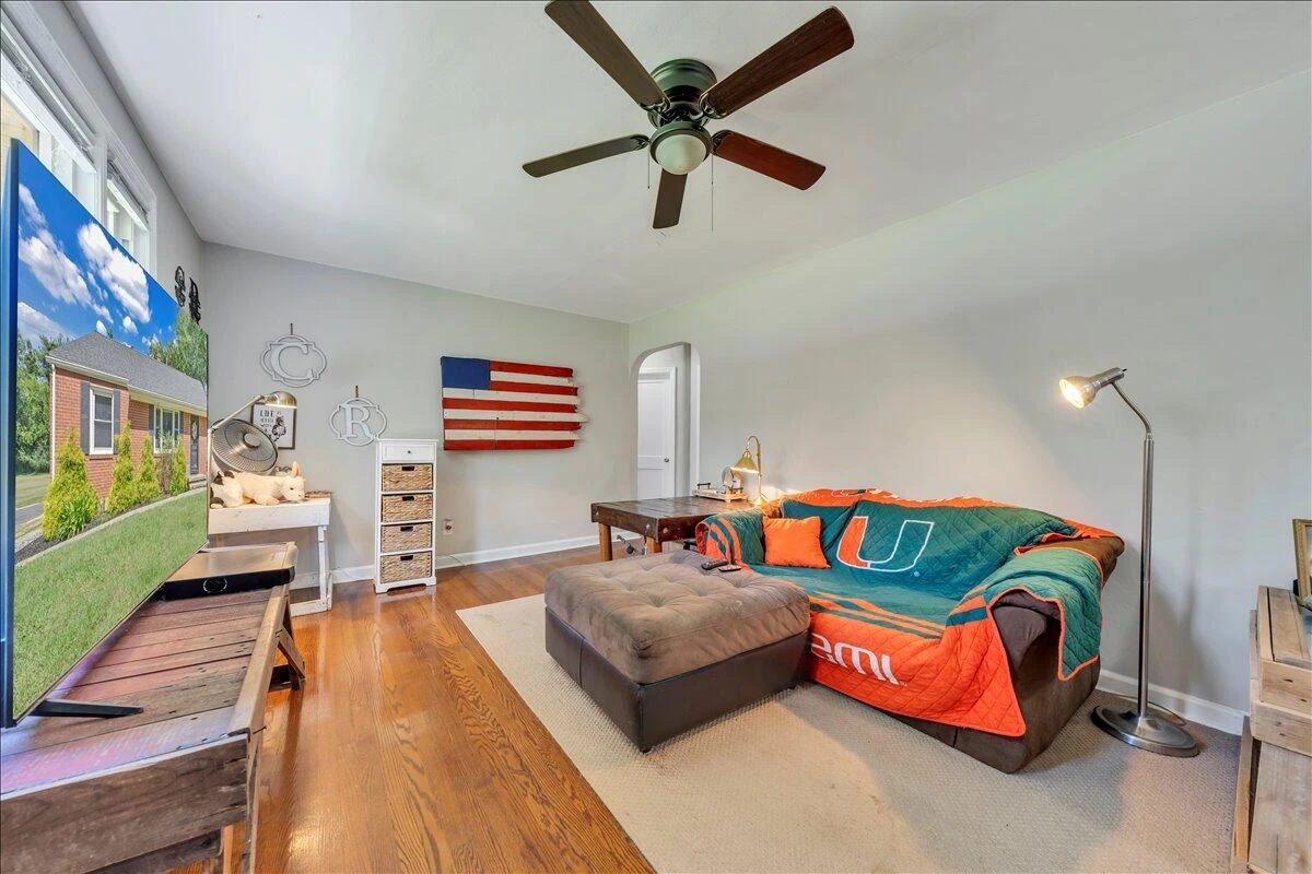 4027 Hershberger RD - Photo 5