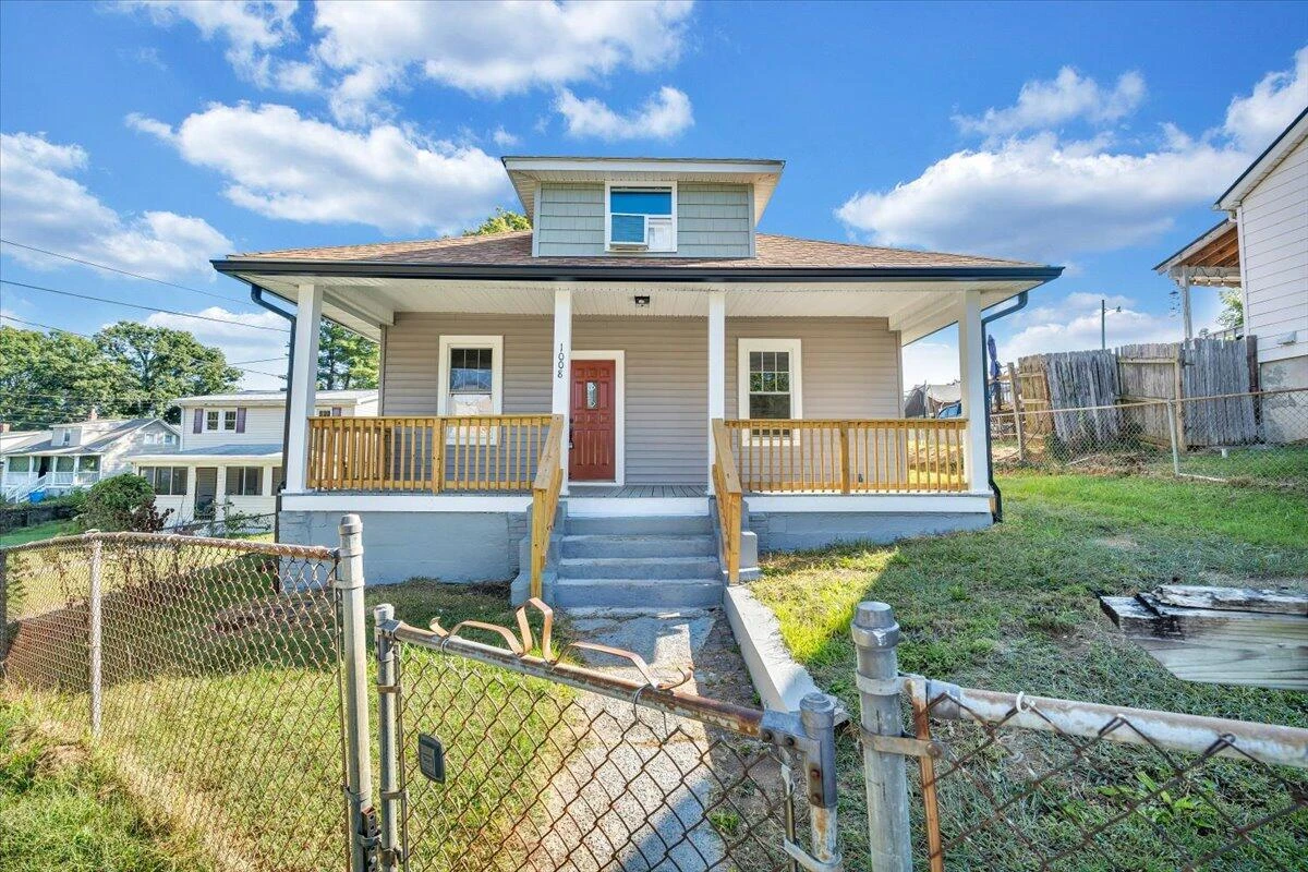 1008 11th ST
