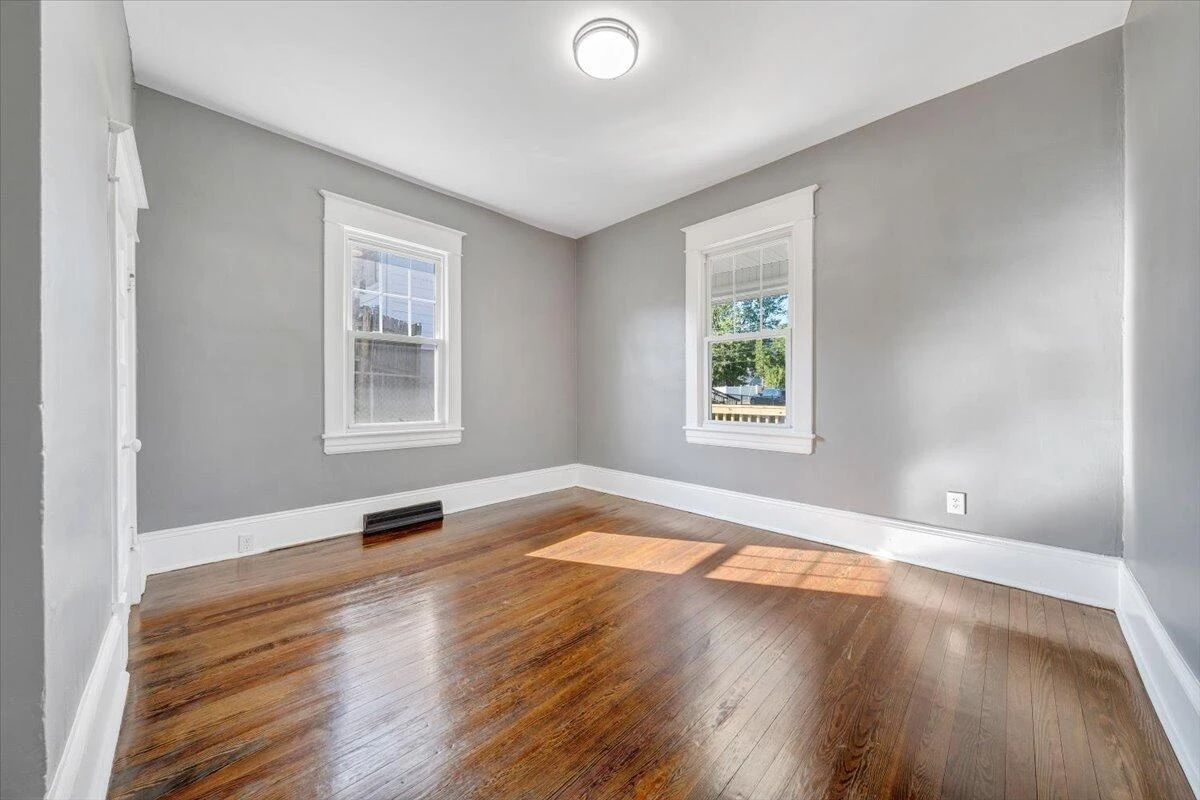 1008 11th ST - Photo 11