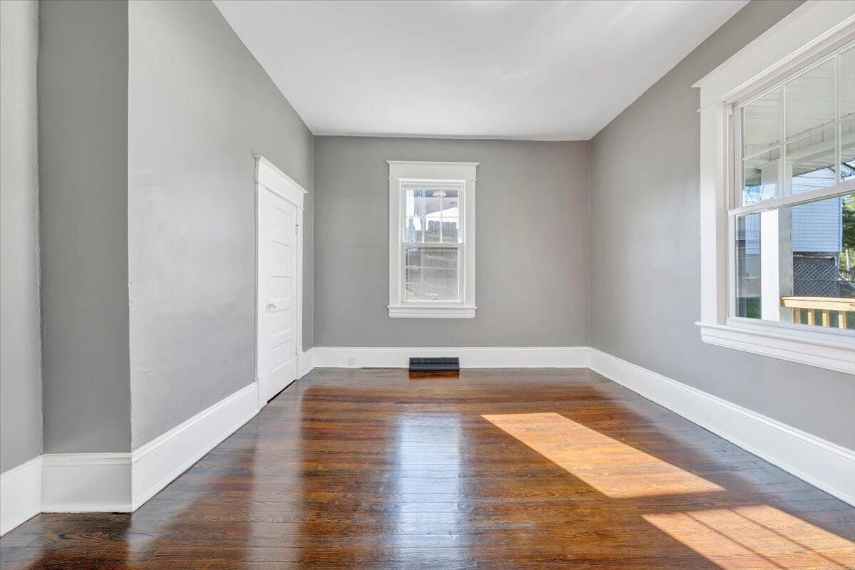 1008 11th ST - Photo 12