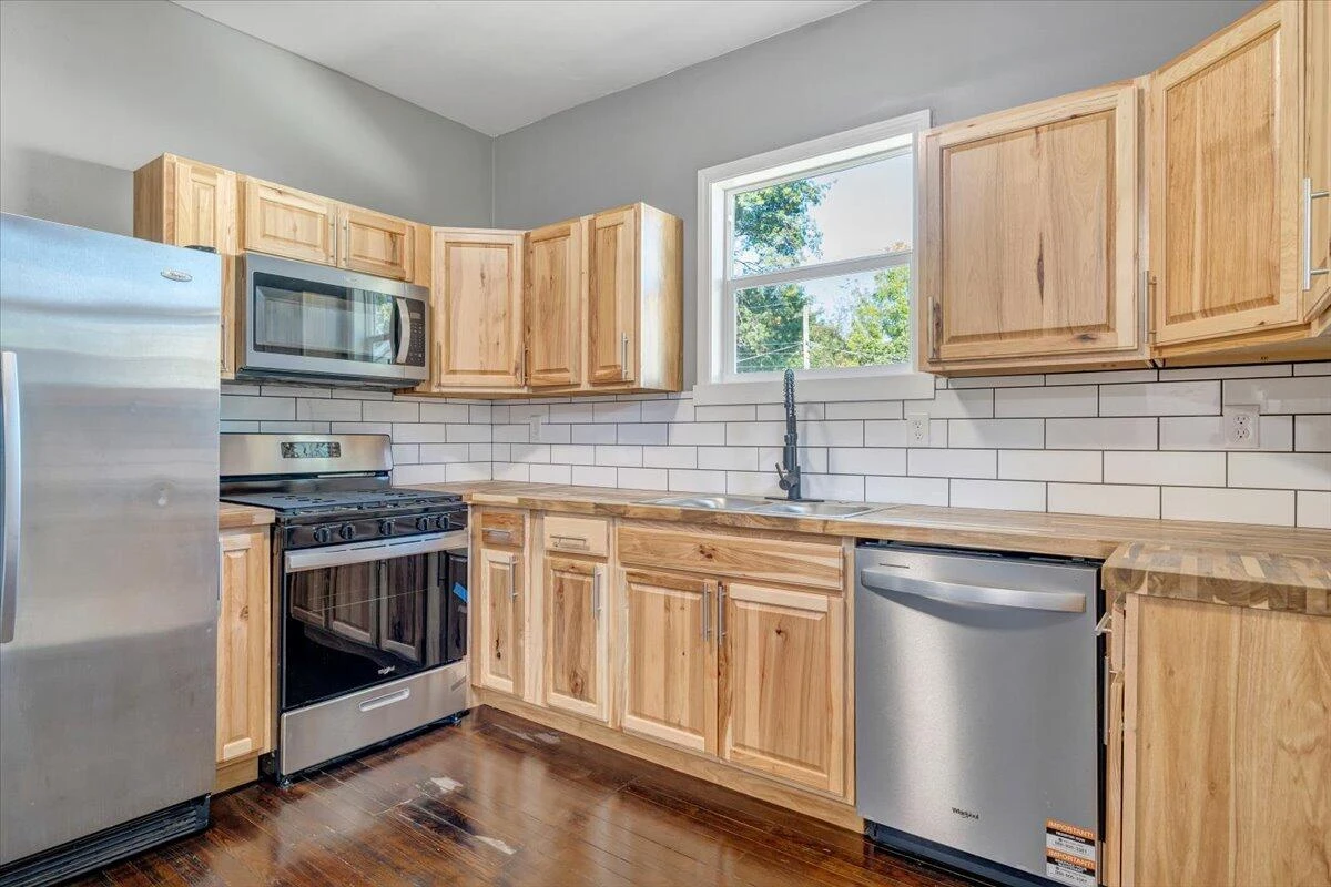 1008 11th ST - Photo 14