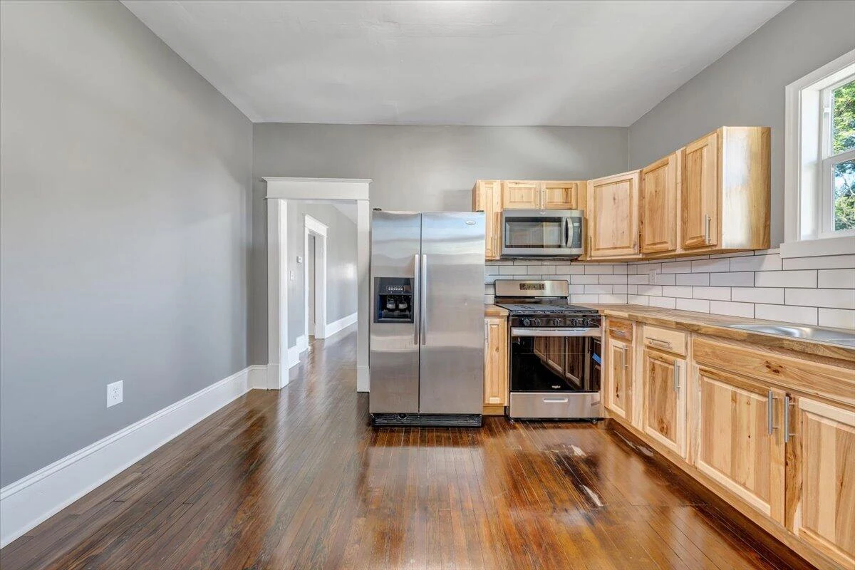 1008 11th ST - Photo 15