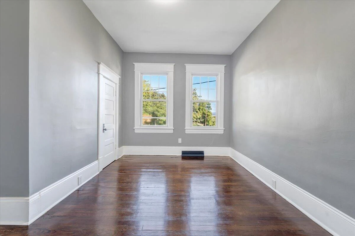 1008 11th ST - Photo 8
