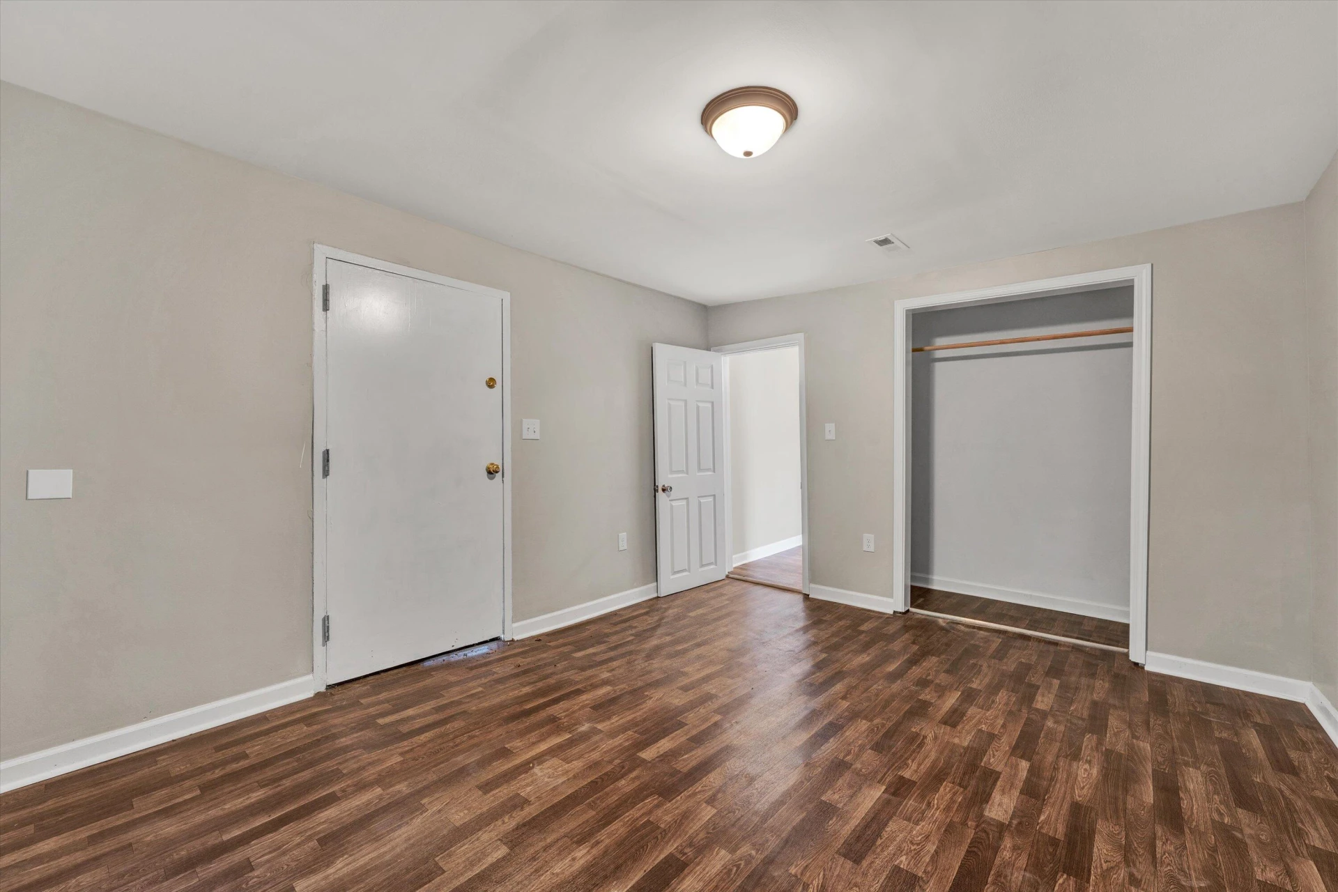2405 Roanoke AVE - Photo 12